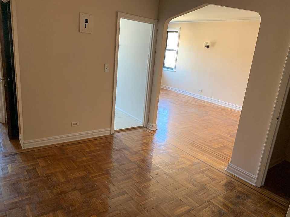 1st image of 33 Loudoun St #4