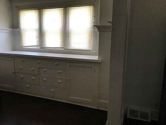 3rd image of 1409 N Machin Ave