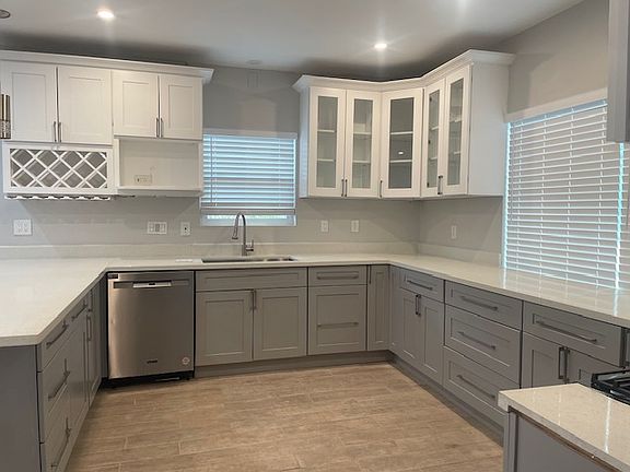 3rd image of 922 N Branciforte Ave