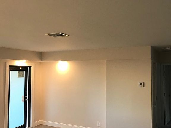4th image of 216 NW 25th St #1