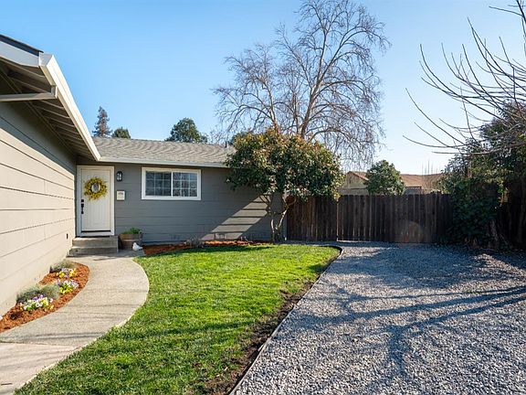 5th image of 839 Bernadette Ave