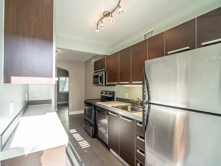 1007 Bay Dr #104 — Photo 16