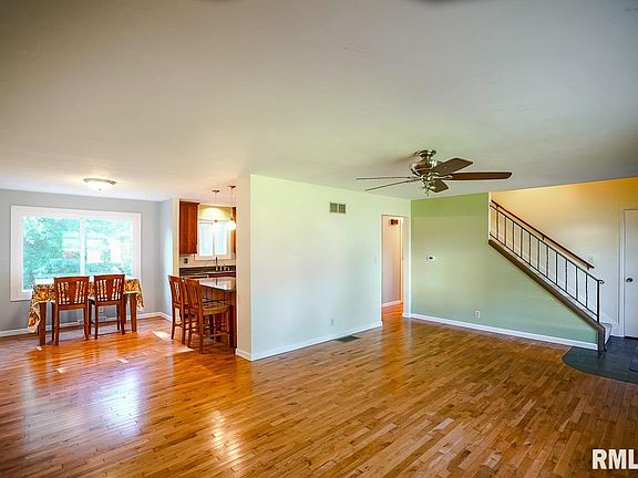 5th image of 1626 W Devereux Dr