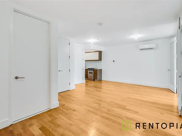 106 Meserole St, Brooklyn, NY