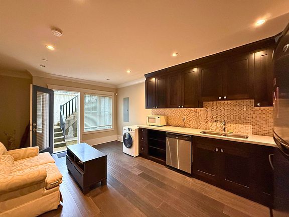 4th image of 3558 W 11th Ave #Basement