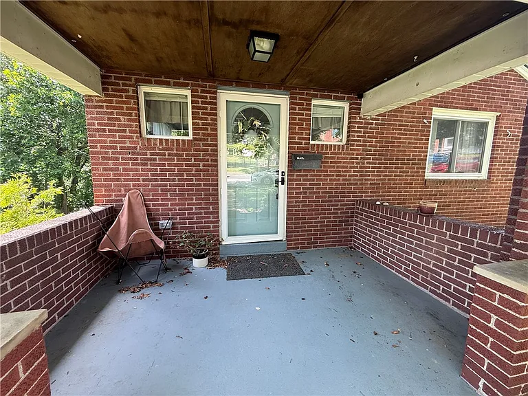 129 1st Ave — Photo 3