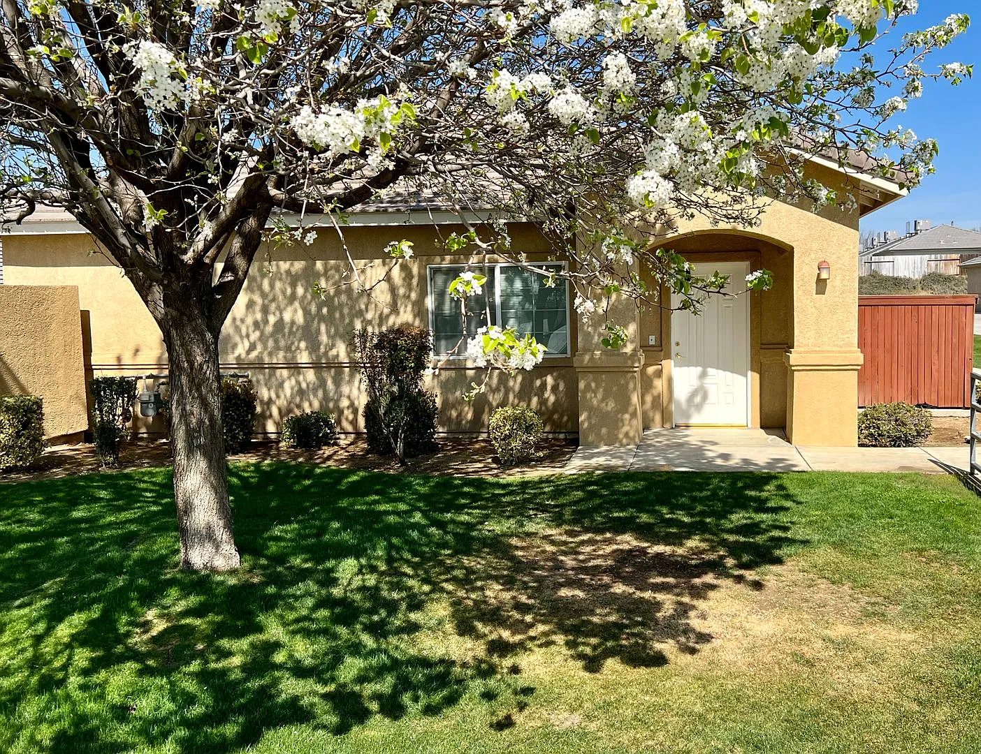 2974p -097.1- 712 Meadow Grove Ct. MG — Photo 1