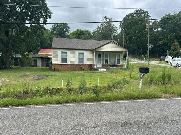 5232 Saks Rd, Anniston, AL 36206