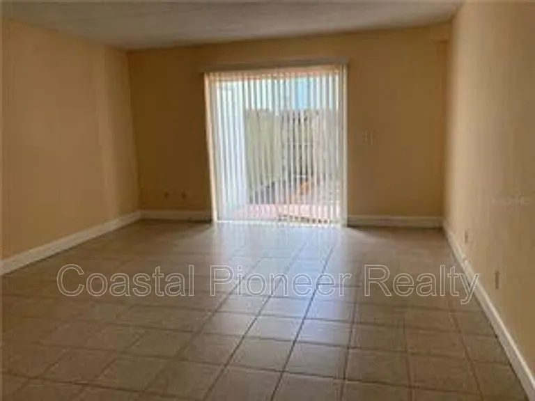 2840 Somerset Park Dr — Photo 5
