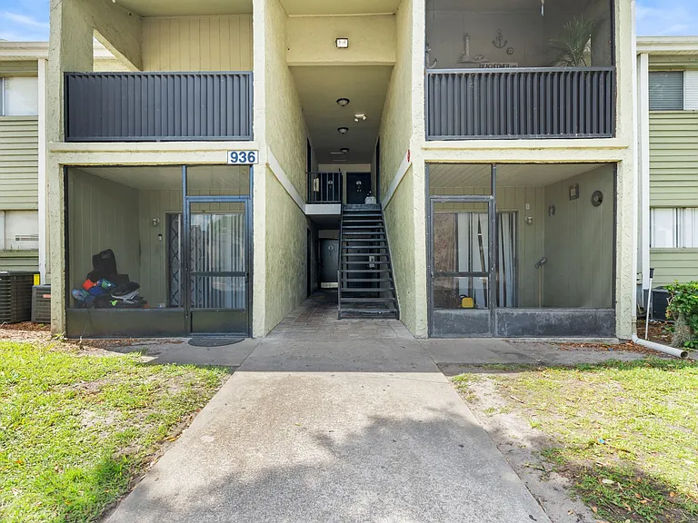936 Lake Destiny C Rd — Photo 2