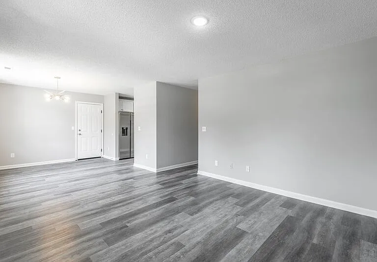 1801 S Lyerly St #MAIN HOUSE — Photo 5