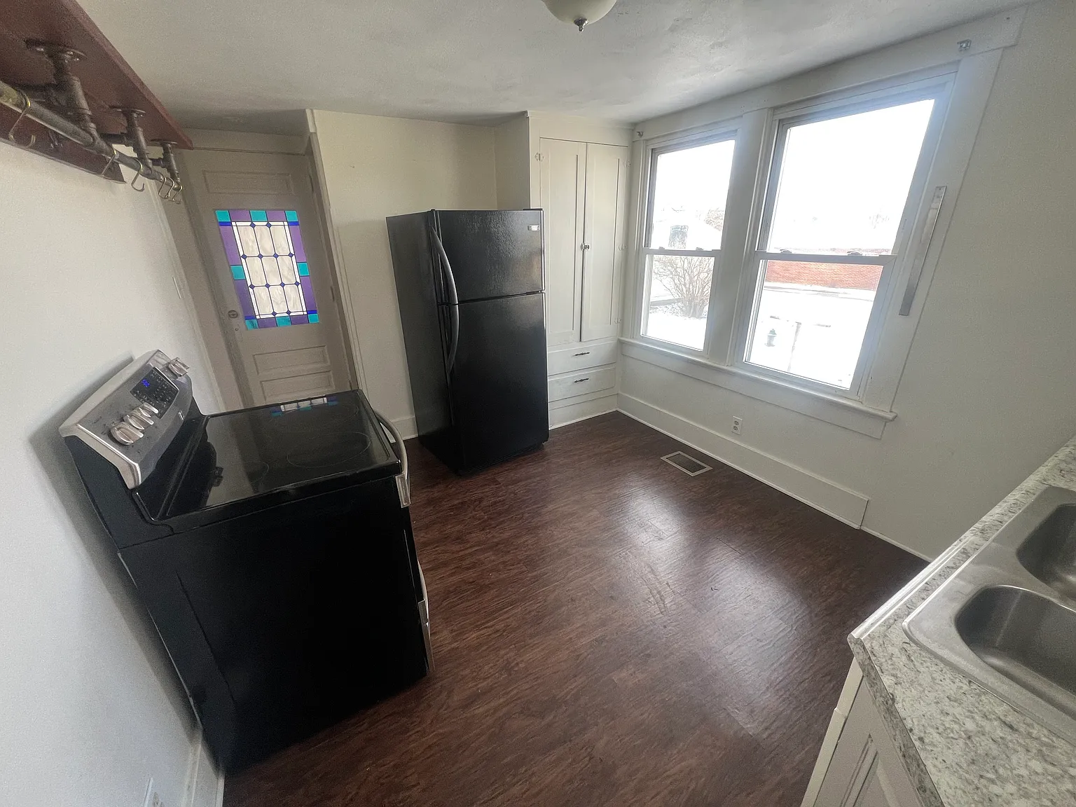 2 bed, 900 sqft, $1,100 — Photo 4