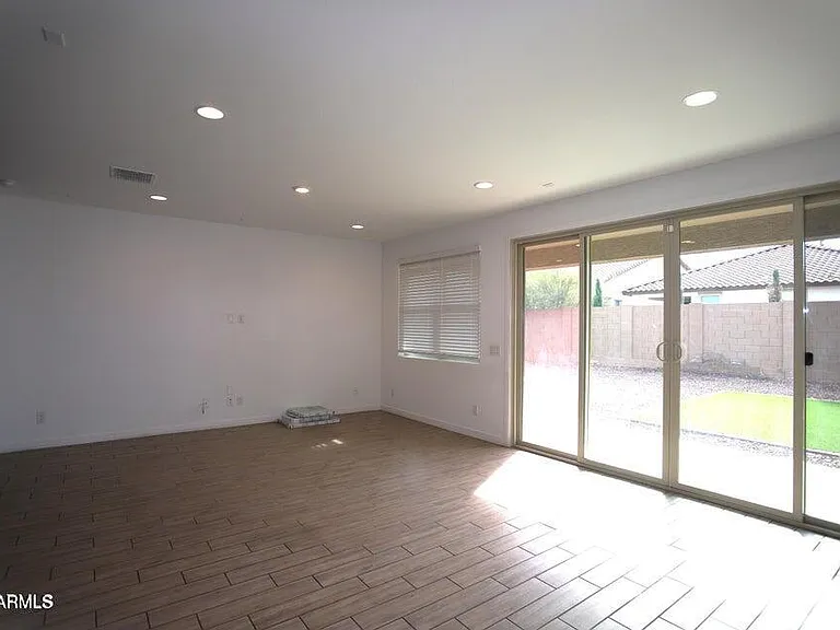 9231 W Montecito Ave — Photo 24