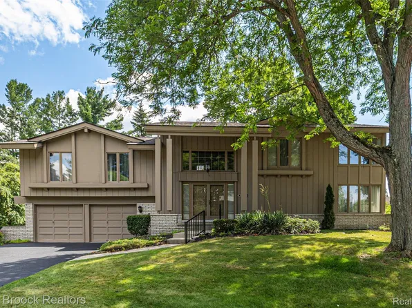 3265 Bloomfield Shore Dr, West Bloomfield, MI 48323