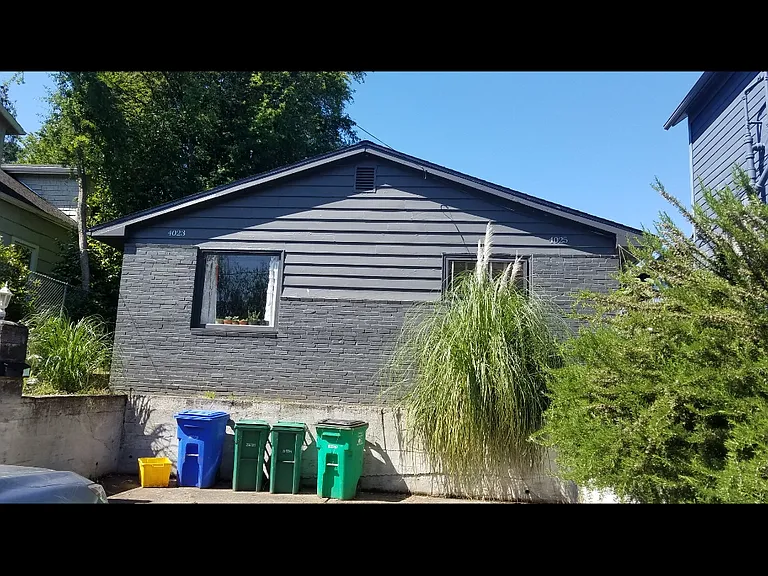 4025 SE Taylor St #FRONT — Photo 1
