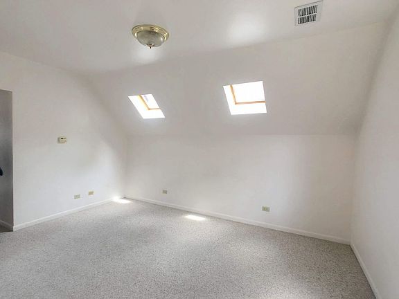 4th image of 2236 W Barry Ave #2