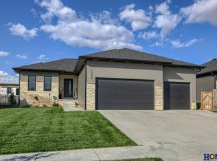 1230 Shadow Moss Ln, Lincoln, NE 68521
