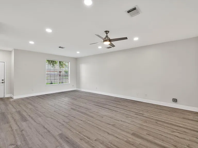 918 Ivycroft Ln — Photo 8