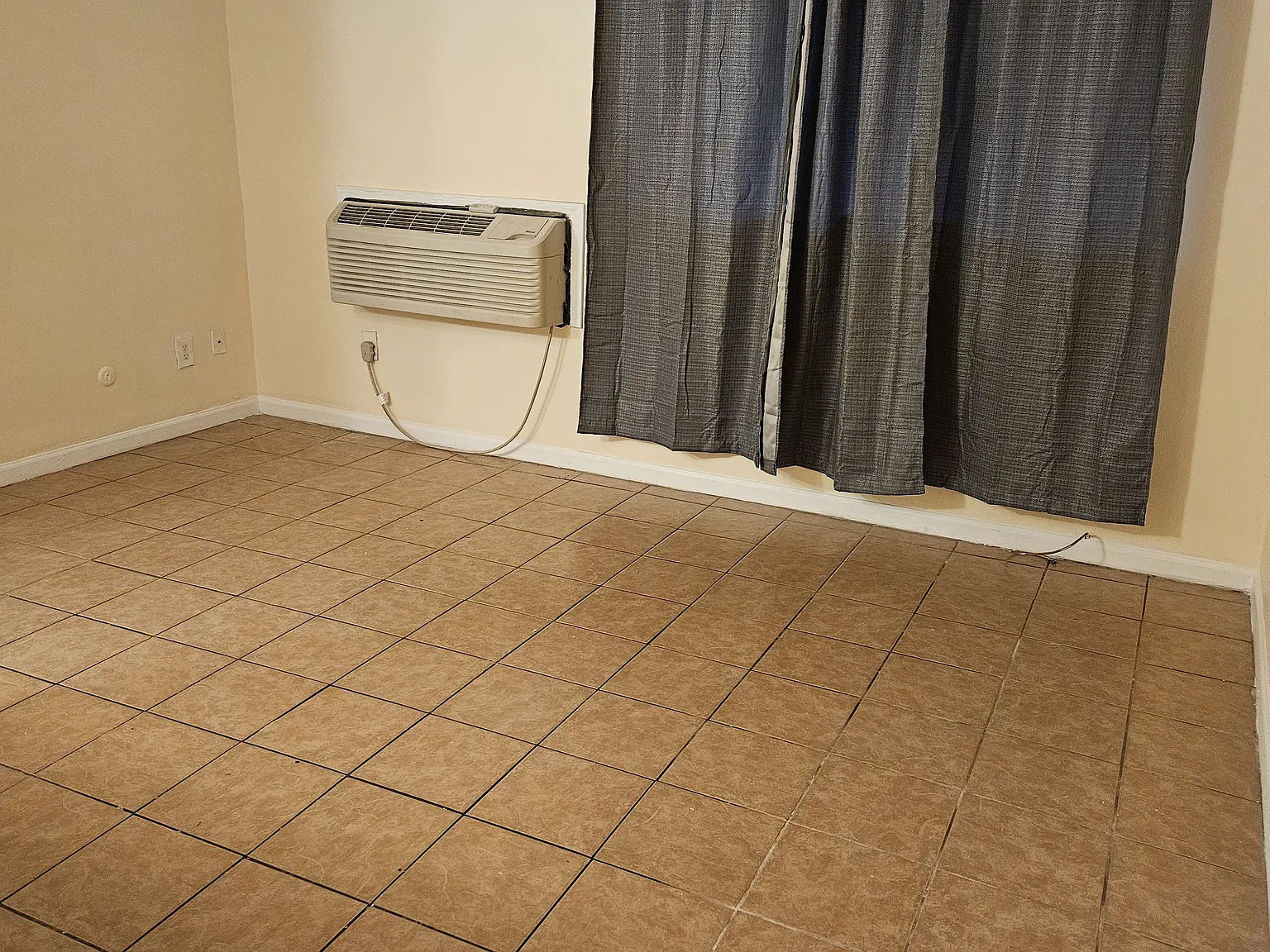 1 bed, 450 sqft, $1,800 — Photo 2