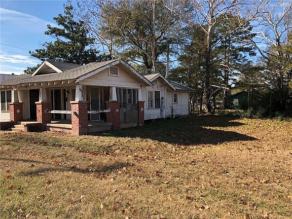 2nd image of 1006 Martin Luther King Blvd
