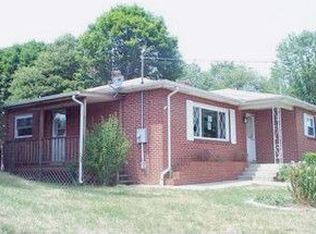 325 N Main St, Canton, NC 28716
