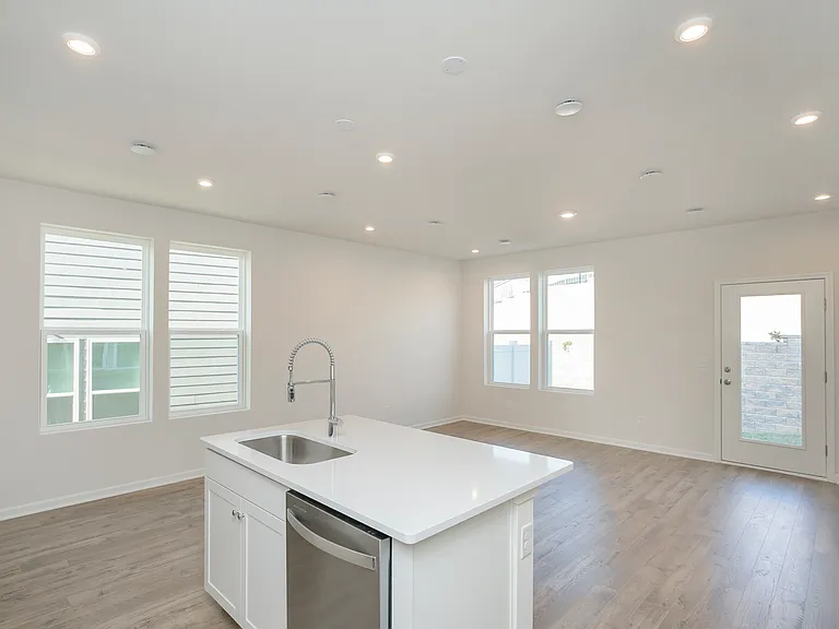5342 Bellflower Hls — Photo 8