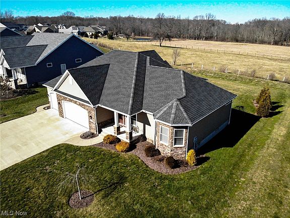 3rd image of 1863 Honeychuck Ln