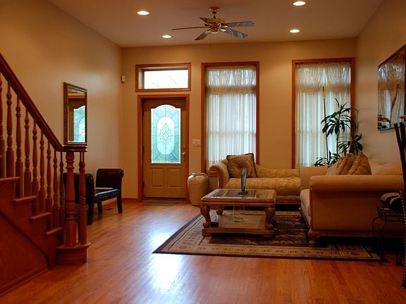 2nd image of 4414 S Oakenwald Ave