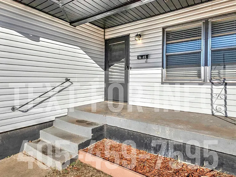 1685 W Jones Ave — Photo 3