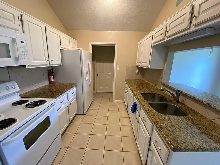 15811 Part Dr — Photo 8