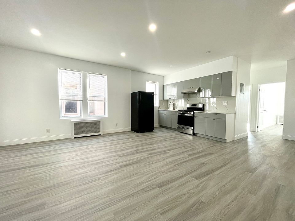 1st image of 1566 Kimball St Floor 2