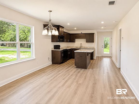 2nd image of 2054 W Union Ave
