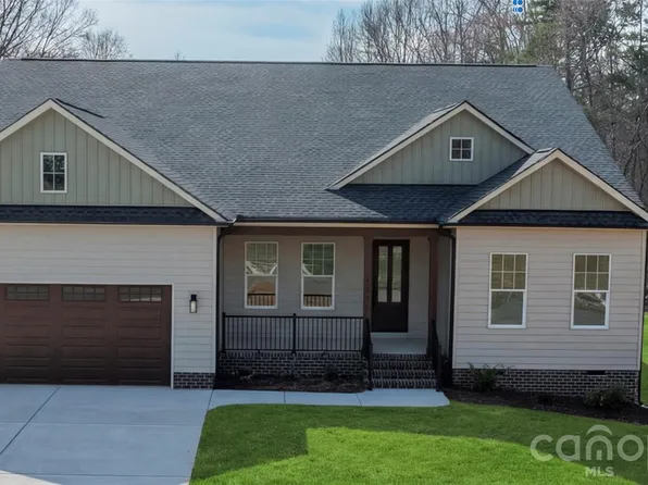 121 Juniper Rd, Mooresville, NC 28115