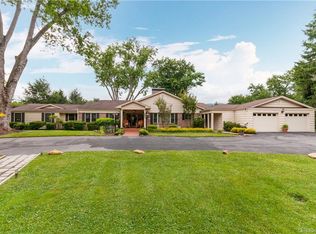 142 Country Club Dr, Waynesville, NC 28786