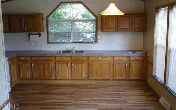 5th image of 19855 S Leonard Ct