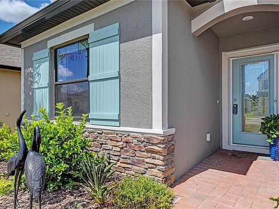 4th image of 2085 La Palma Ave