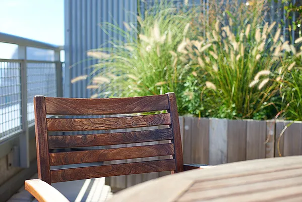 Rented by Lisa Management | media 35