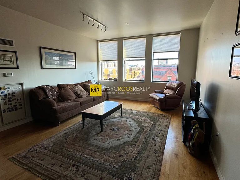 285 Columbus Ave — Photo 4
