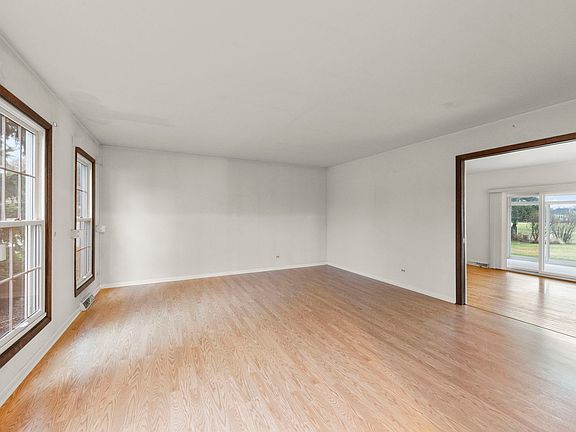 5th image of 966 W Bauer Rd