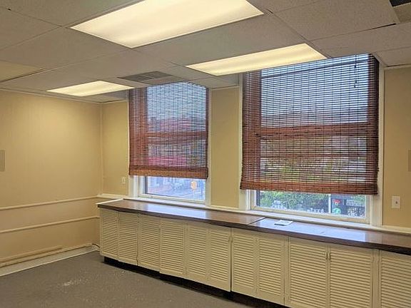 3rd image of 510-516 Bloomfield Ave Office 1