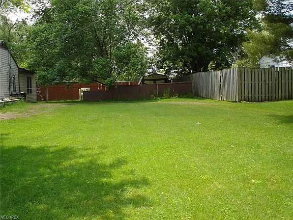 4th image of 3722 Applewood Dr