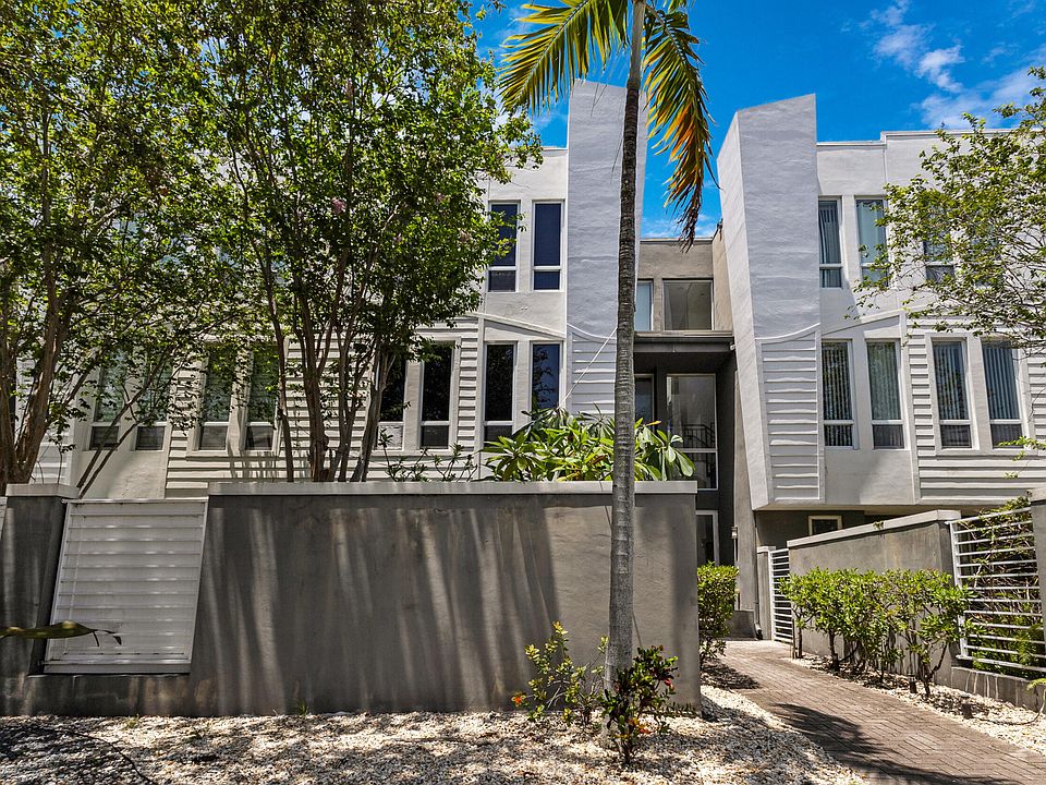 1st image of 711 SE 16th Court