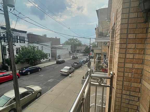 3rd image of 84 Lake St #2