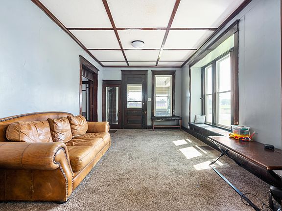 4th image of 605 N Wheeling Ave