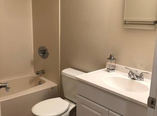 72 Farrwood Ave APT 5, North Andover, MA 01845