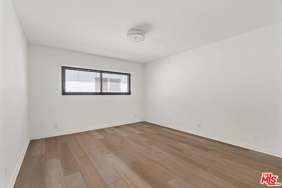 Building Photo - 8630 Falmouth Ave #7