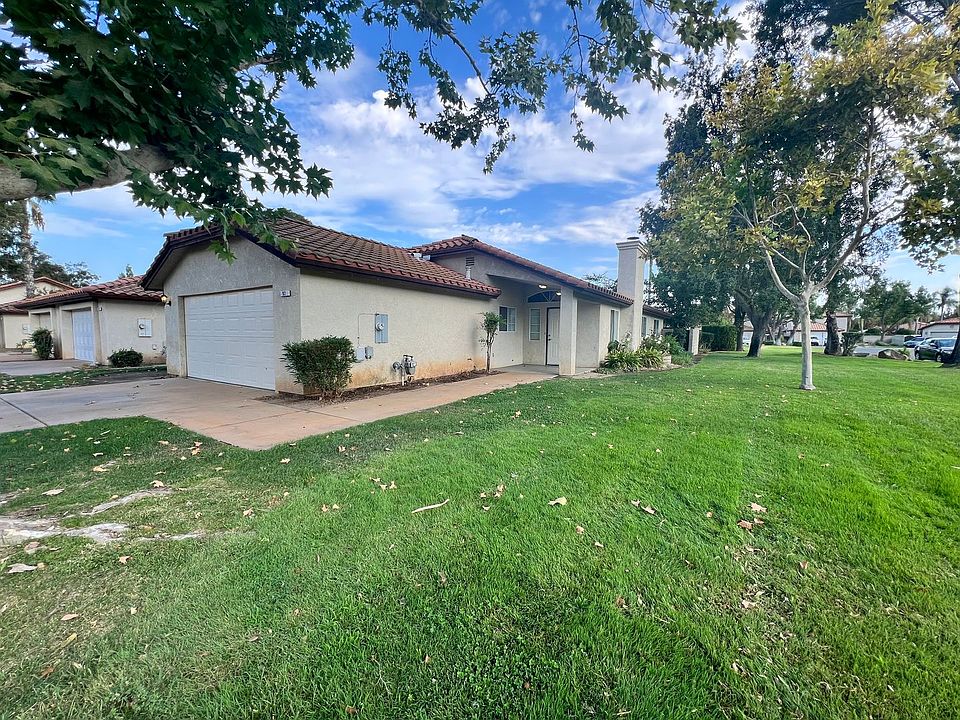 1st image of 92 Rosewood Cir