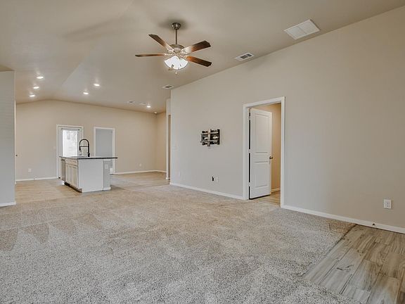 3rd image of 2901 Urbana Ave