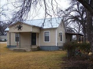 126 W Finland St, Walnut Springs, TX 76690
