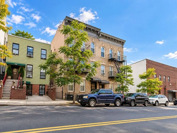 568 39th St, Brooklyn, NY 11232
